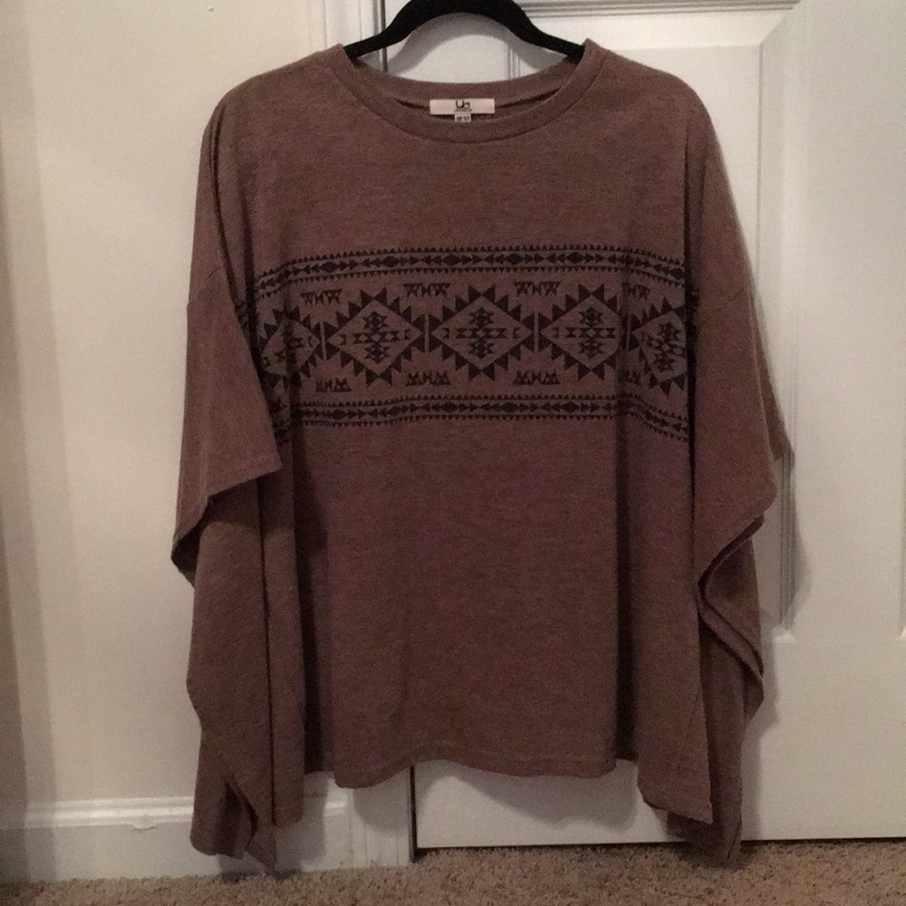 Light brown tribal print one size top.